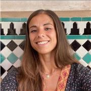 Profesora titulada en enfermería, especialista en coaching nutricional y diabetes, ofrece clases sobre salud y nutrición.